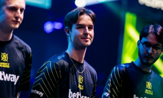 英雄联盟手游女子SOLO赛精彩开赛引发关注